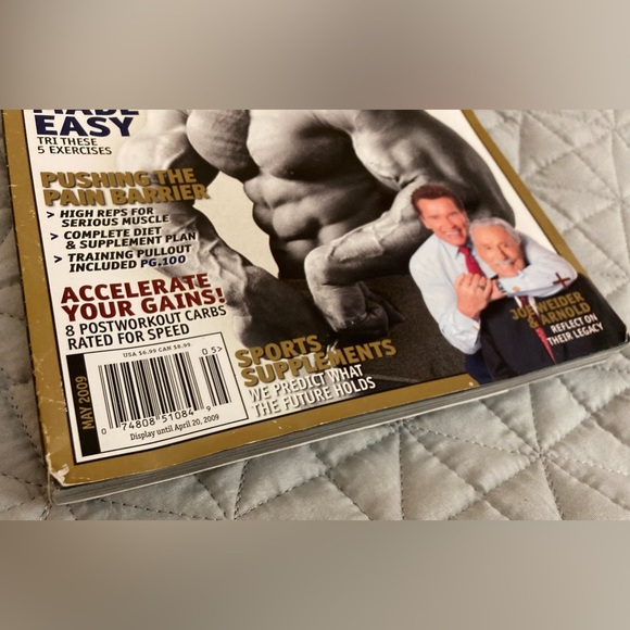Muscle & Fitness Magazine MAY 2009 Famous Arnold Schwarzenegger Issue! - Picture 15 of 16